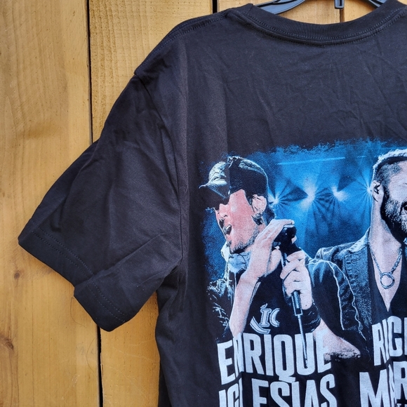 Ricky Martin Vs Enrique Iglesias Short Sleeve T-Shirt Size M - Picture 13 of 15